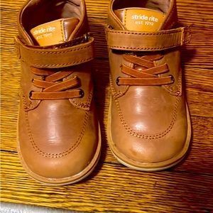 Size 9 toddler stride rite boot. Barely worn